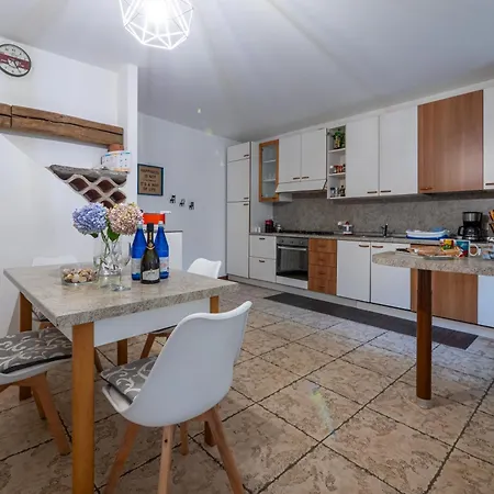 La Corte 1813 Mxp Maggiore Leonardo 카스텔레토소프라티시노